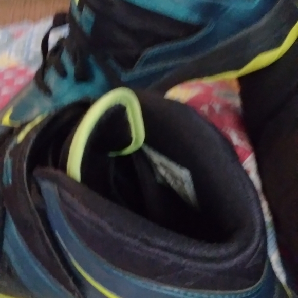 COPY - NIKE "LEBRON" TEAL/BLACK HIGH-TOP..SZ.6.5Y.. SNEAKER - Picture 2 of 6